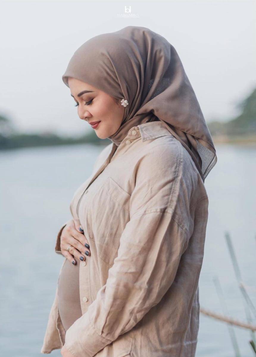 potret Kesha Ratuliu umumkan kehamilan ketiga (instagram.com/hargabro)