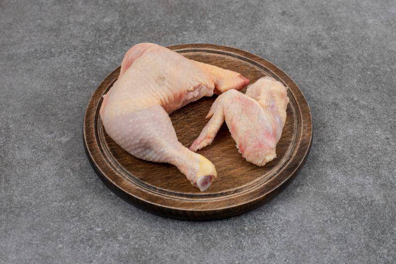 daging ayam (freepik.com/azerbaijan_stockers)