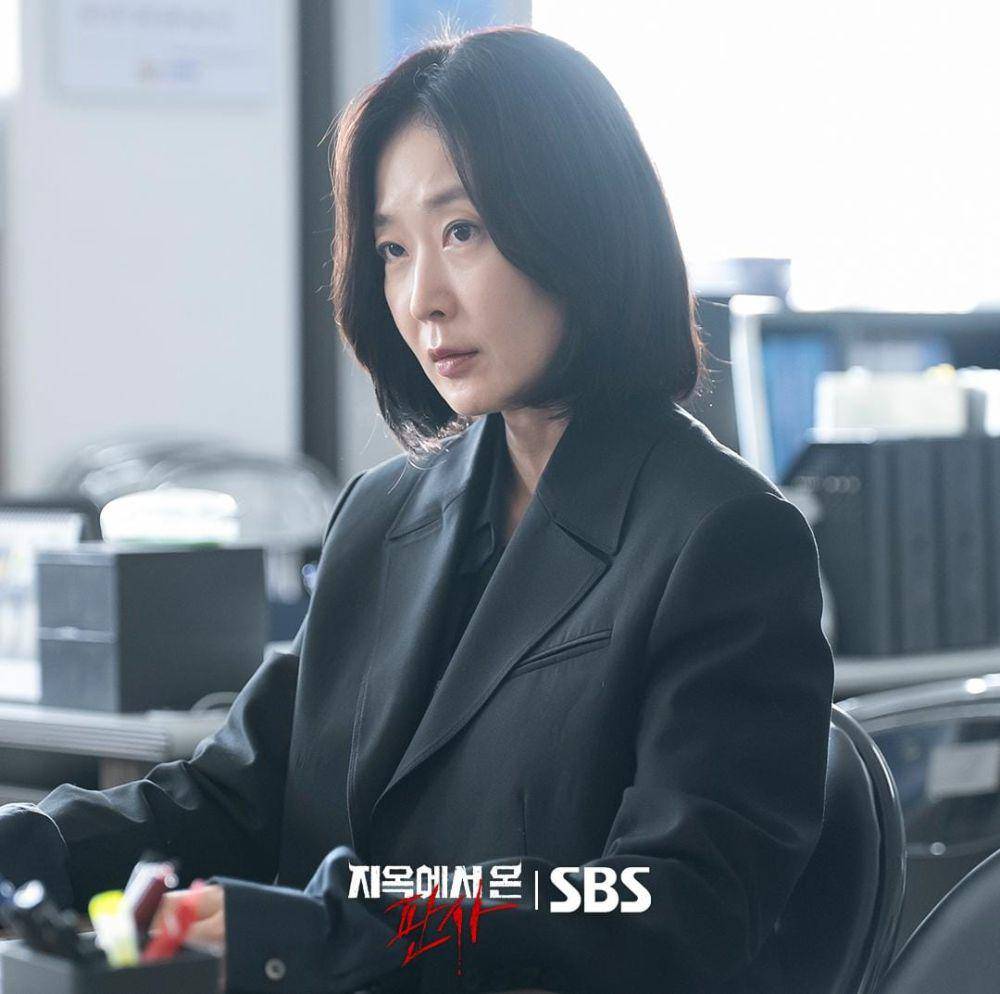 Kim Hye Hwa di drama The Judge from Hell (instagram.com/sbsdrama.official)