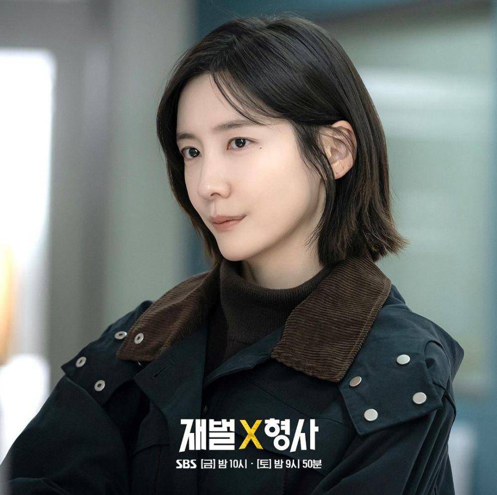 Park Ji Hyun di drama Flex X Cop (instagram.com/sbsdrama.official)