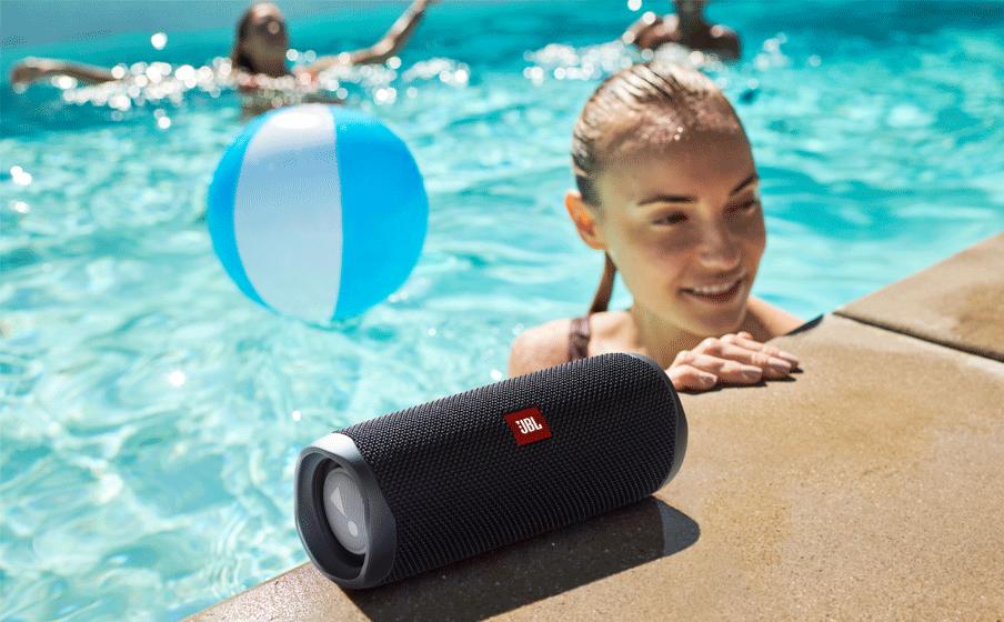 5 Rekomendasi Speaker Bluetooth Tahan Air, Kualitas Bass Menggelegar!