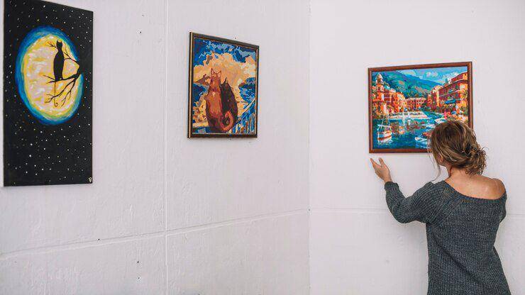 art galery (freepik.com/freepik)
