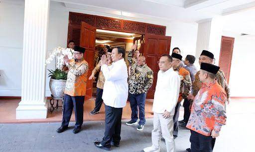Prabowo Sambut Kedatangan Majelis Syuro PKS di Kertanegara