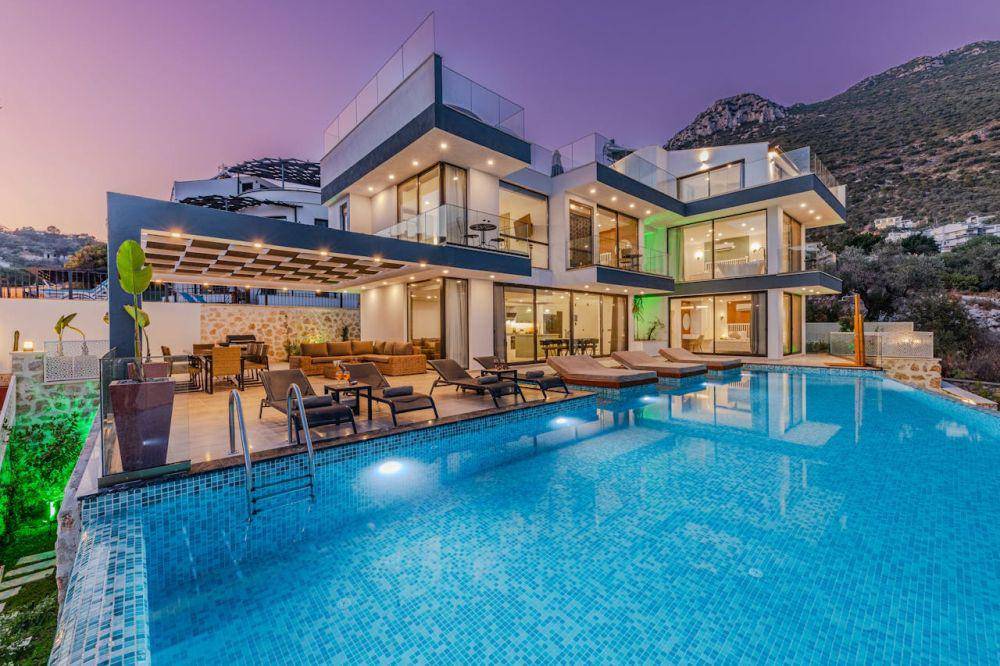dak cor teras rumah minimalis modern (pexels.com/Ahmet ÇÖTÜR)
