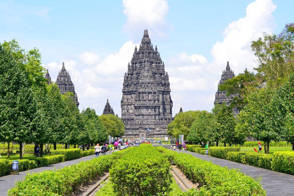 7 Etika Berkunjung ke Candi Prambanan yang Wajib Kamu Lakukan