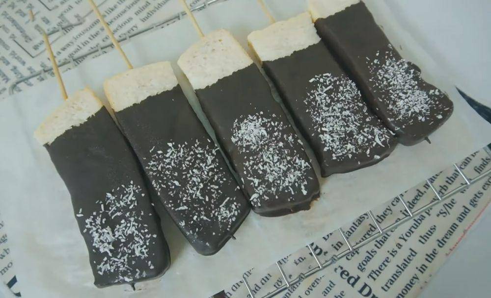 es kul-kul roti tawar cokelat (YouTube.com/LUMIRA OFFICIAL)