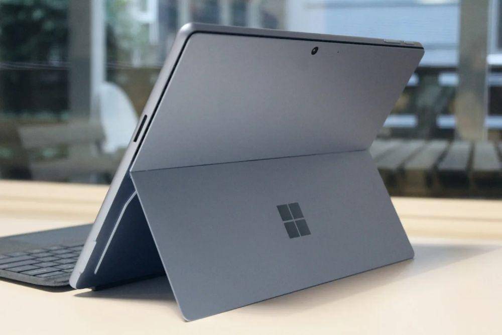 potret Microsoft Surface Pro 9 (support.microsoft.com)