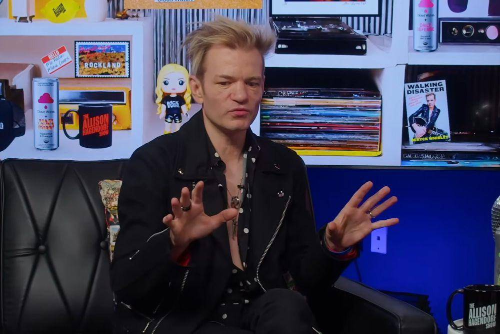 Deryck Whibley vokalis Sum 41 di podcast Allison Hagendorf (Youtube.com/@AllisonHagendorf)