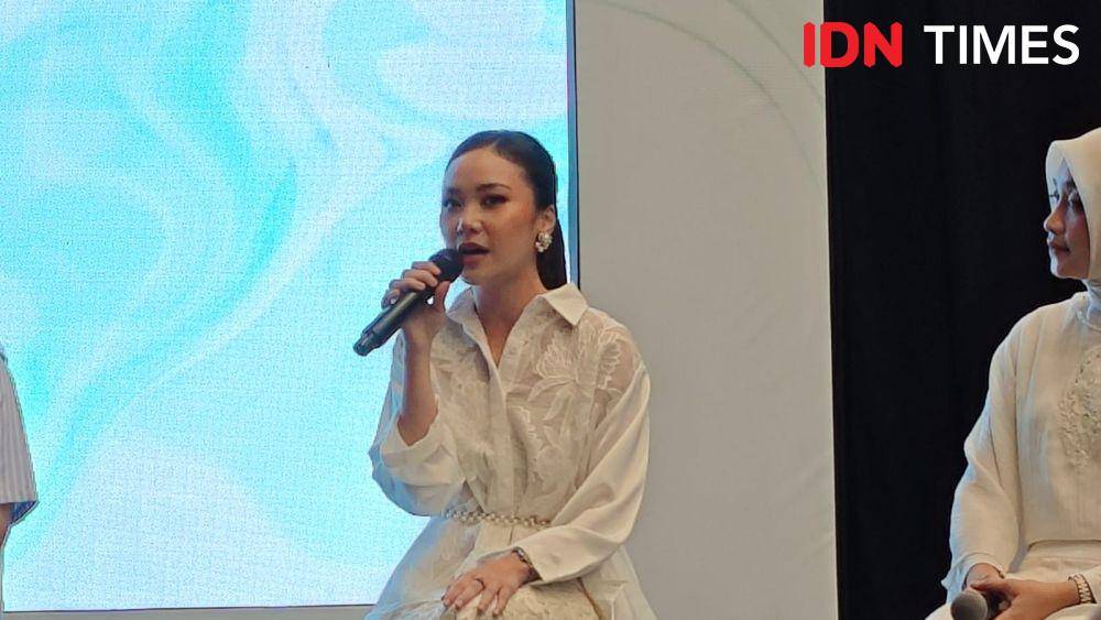 Jos Acha, Founder of Studio Tui, dalam konferensi pers di Jakarta Muslim Fashion Week di ICE BSD (11/10/2024). (IDN Times/Febriyanti Revitasari)