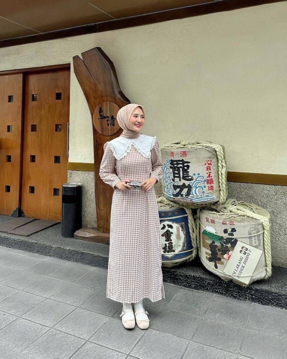 OOTD hijab nuansa cokelat ala Intan Ghazella (instagram.com/intanghazll_)