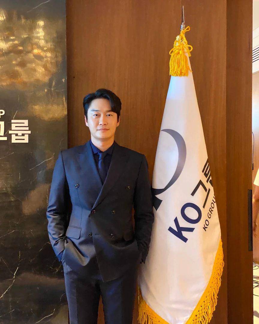 Oh Eui Sik (instagram.com/oh_euisik)