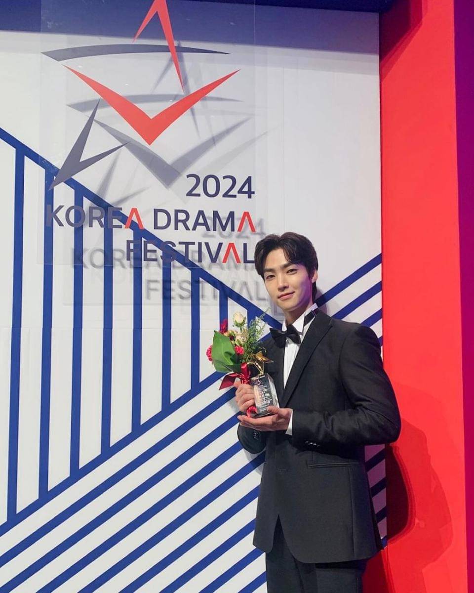 Baek Seo Hoo (instagram.com/seohoo._.b)
