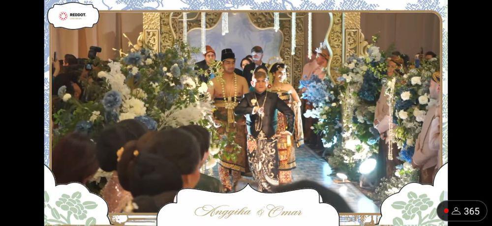 7 Dekorasi Resepsi Nikah Anggika Bolsterli, Klasik bak Keraton