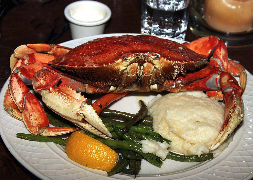 hidangan kepiting dungeness (commons.wikimedia.org/Prayitno)