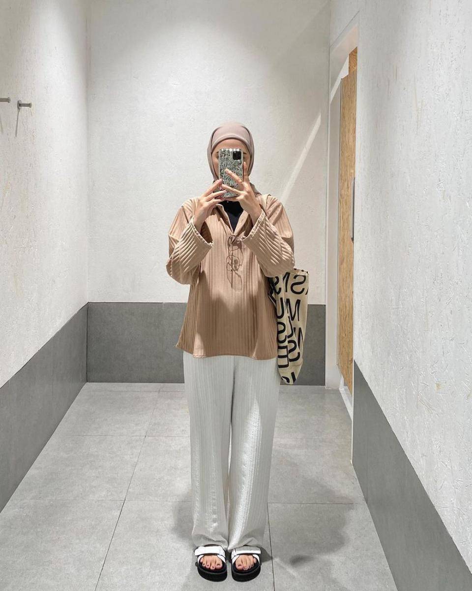 OOTD hijab nuansa cokelat ala Intan Ghazella (instagram.com/intanghazll_)