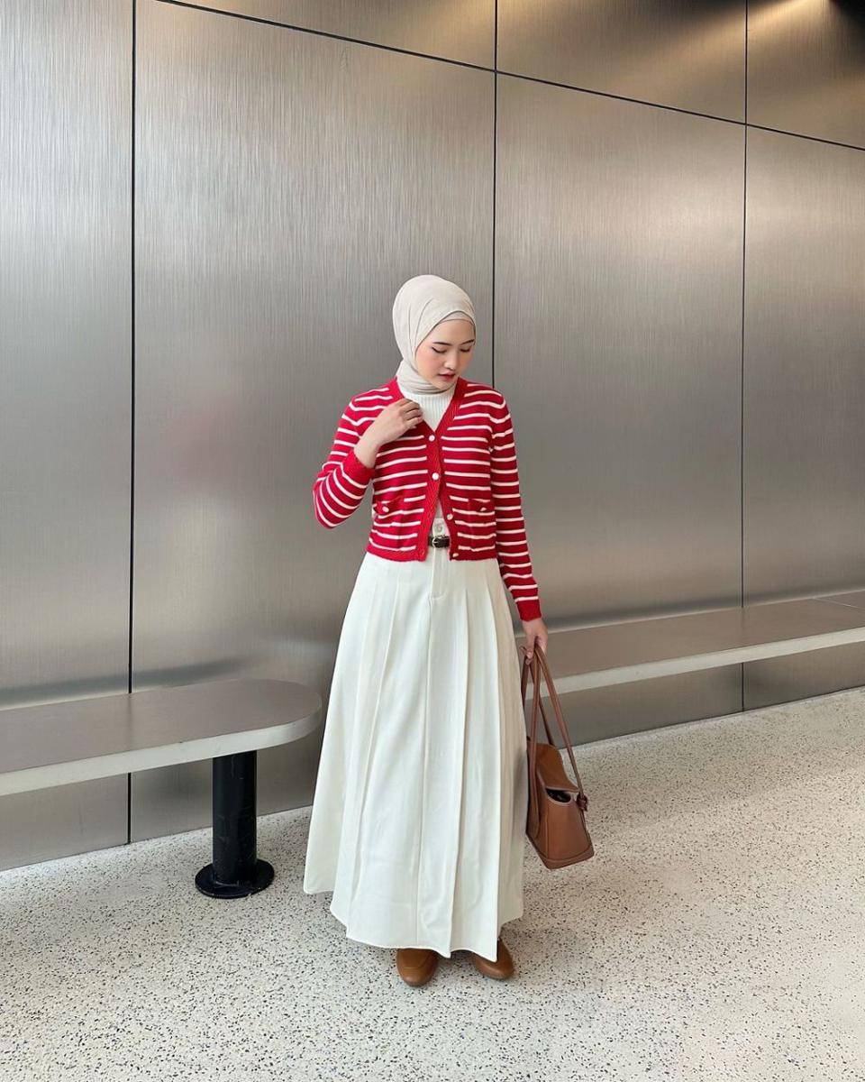ide outfit kuliah pakai outer ala Intan Ghazella (instagram.com/intanghazll_)