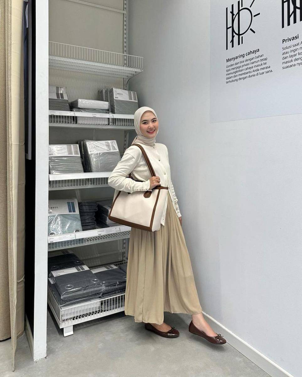 OOTD hijab nuansa cokelat ala Intan Ghazella (instagram.com/intanghazll_)