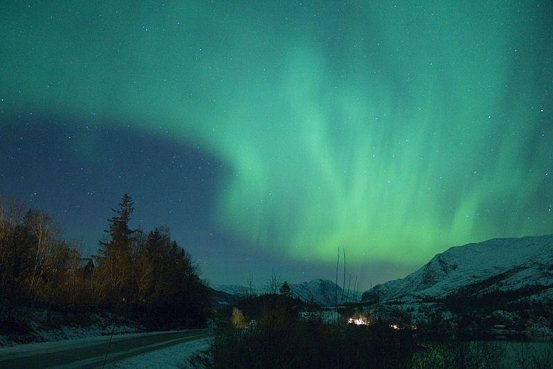 potret aurora borealis di langit Norwegia (commons.wikimedia.org/Rafal Konieczny)