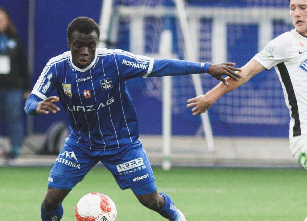 Soumaïla Diabaté saat membela FC Blau-Weiß Linz. (instagram.com/blauweisslinz)