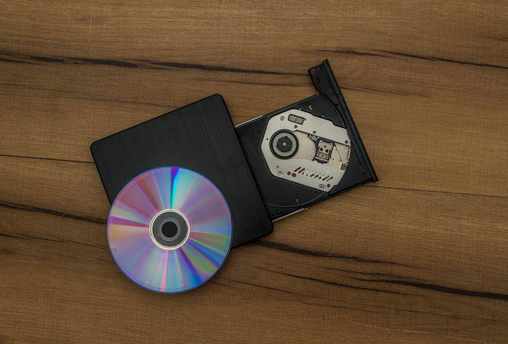 CD (pixabay.com/Mahesh Patel)