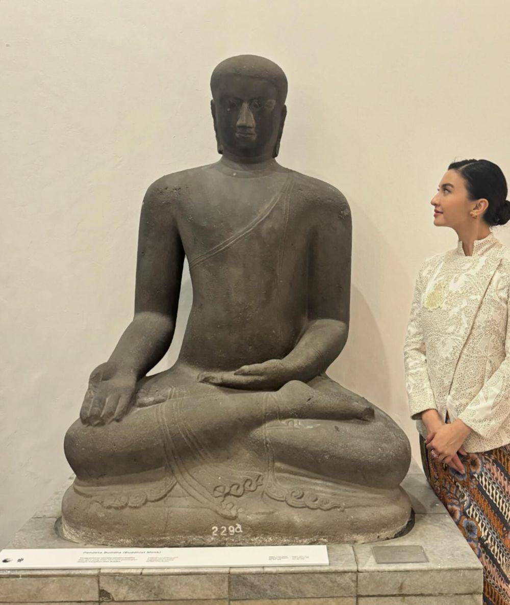 potret Raline Shah di museum nasional Indonesia (instagram.com/ralineshah)