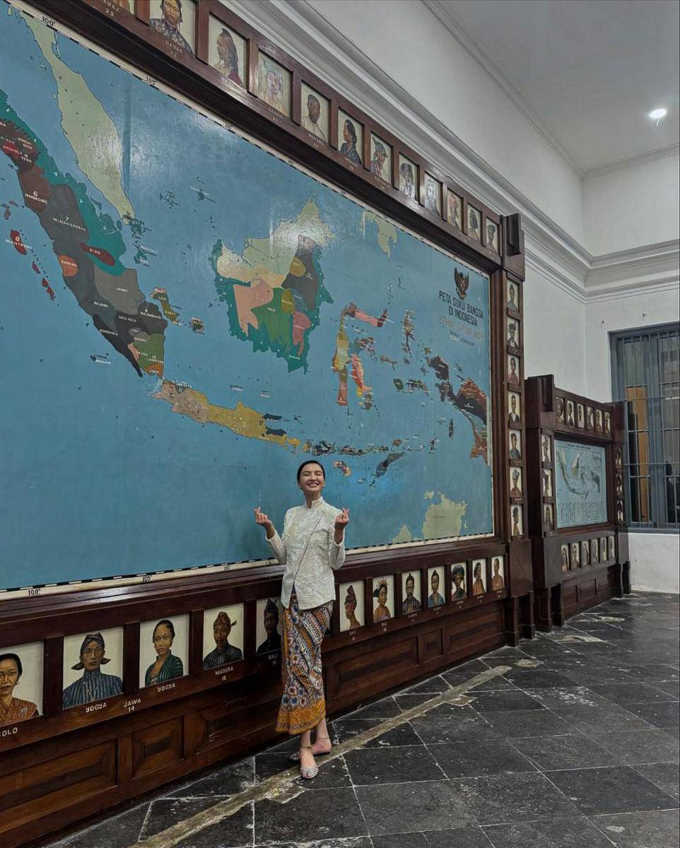 potret Raline Shah di museum nasional Indonesia (instagram.com/ralineshah)