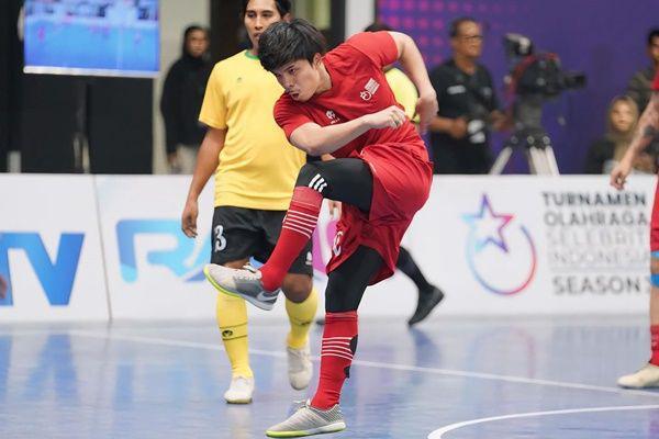7 Potret Atta Halilintar dan Geng Artis Menang Futsal di TOSI Season 3