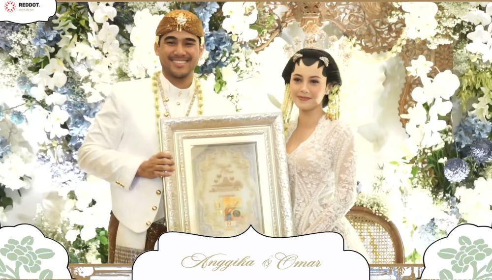 7 Dekorasi Akad Nikah Anggika Bolsterli, Bernuansa Biru dan Putih