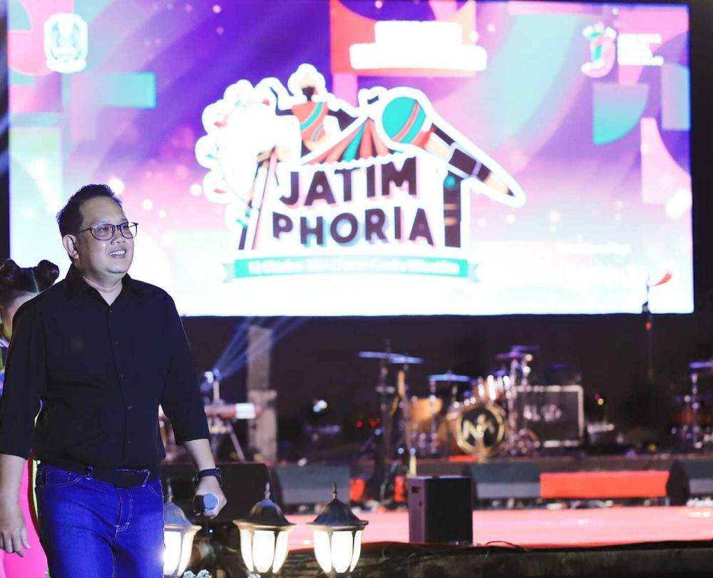 Rangkaian acara peringatan Hari Jadi ke-79 Provinsi Jawa Timur terus berlanjut dengan pesta rakyat dan pertunjukan seni 'Jatim Phoria 2024' di Taman Chandra Wilwatikta Kab. Pasuruan, Sabtu (12/10/2024). (Dok. Pemprov Jatim)