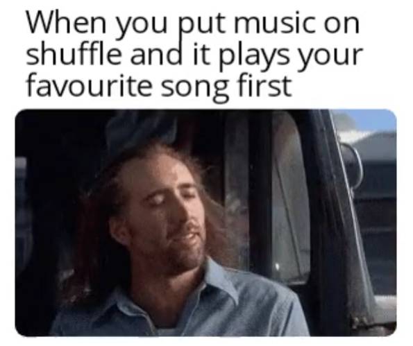 meme dengerin lagu secara acak (reddit.com/vinayak_117)