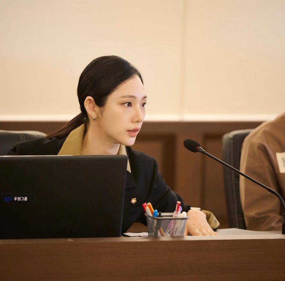Park Ah In di Your Honor (instagram.com/official_ahninpark)