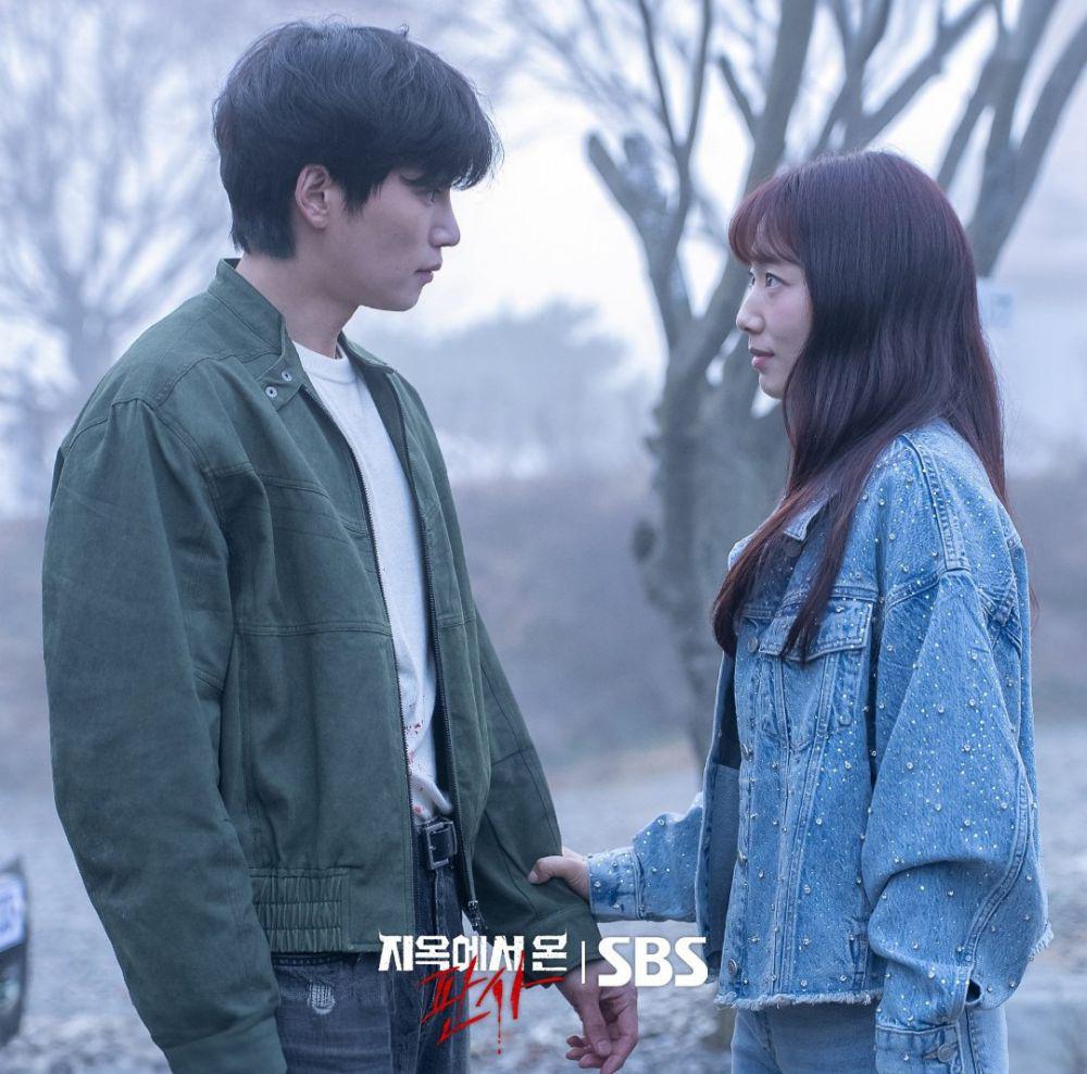 Park Shin Hye dan Kim Jae Young di The Judge from Hell (x.com/sbsnow)