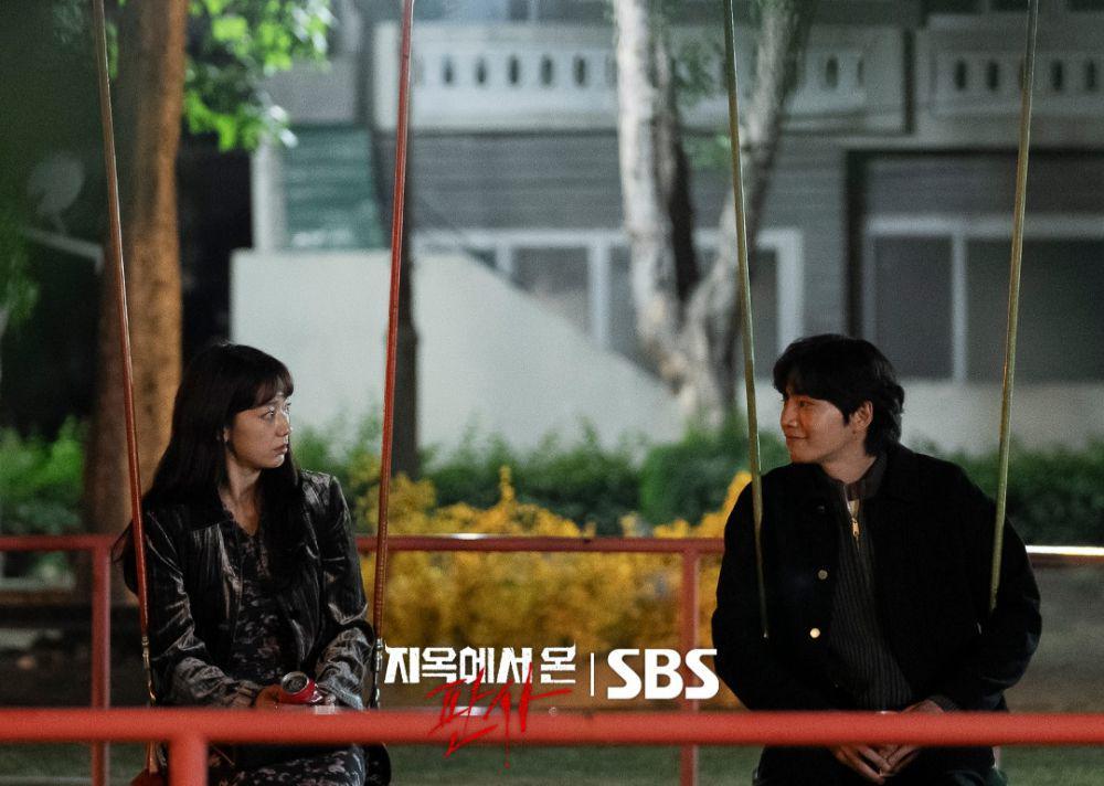 Park Shin Hye dan Kim Jae Young di The Judge from Hell (x.com/sbsnow)