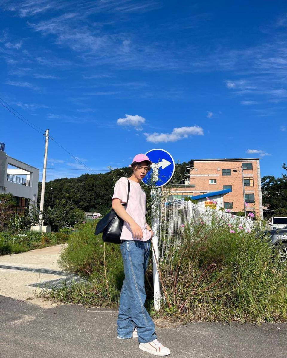 Casual Outfit ala Johnny NCT (instagram.com/johnnyjsuh)