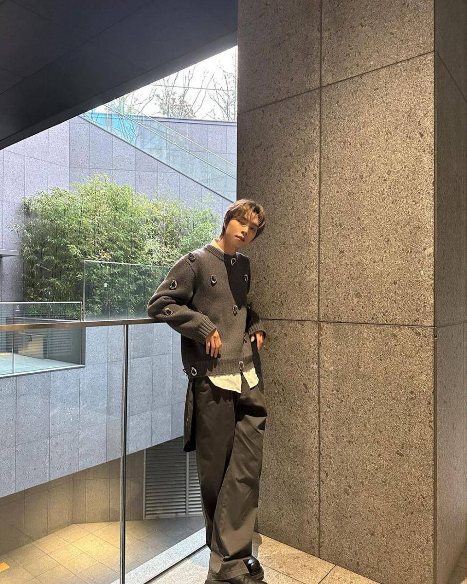 Casual Outfit ala Johnny NCT (instagram.com/johnnyjsuh)