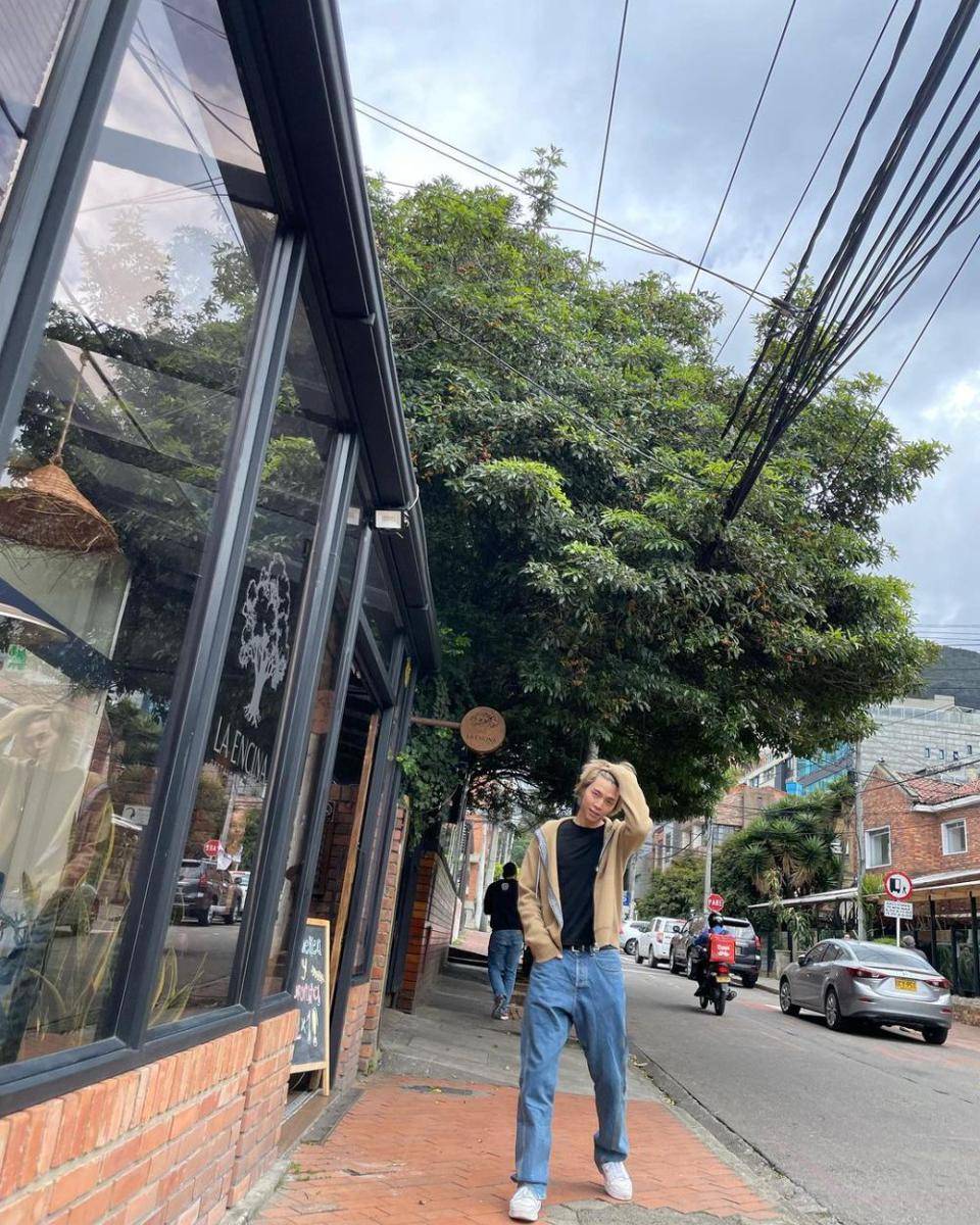 Casual Outfit ala Johnny NCT (instagram.com/johnnyjsuh)