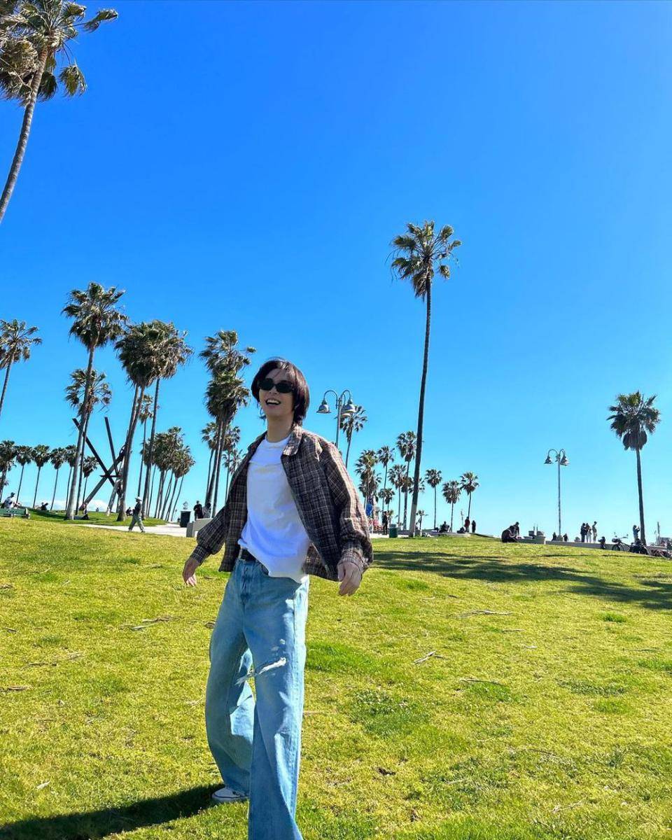 Casual Outfit ala Johnny NCT (instagram.com/johnnyjsuh)