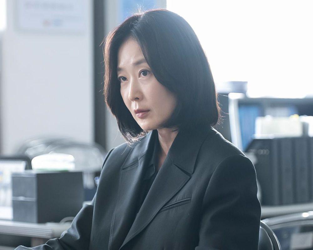 Kim So Young (Kim Hye Wa) di drakor The Judge From Hell (instagram.com/sbsdrama.official)