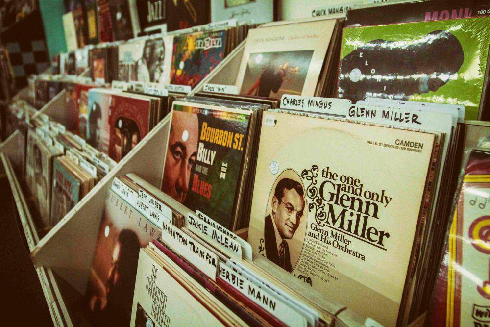 Record store (Ilustrasi toko musik. Mick Haupt/Unsplash)