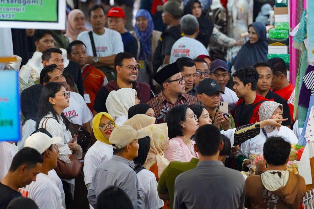 Blusukan Pasar Johar, Agustin-Iswar Kulakan Keluhan dari Pedagang