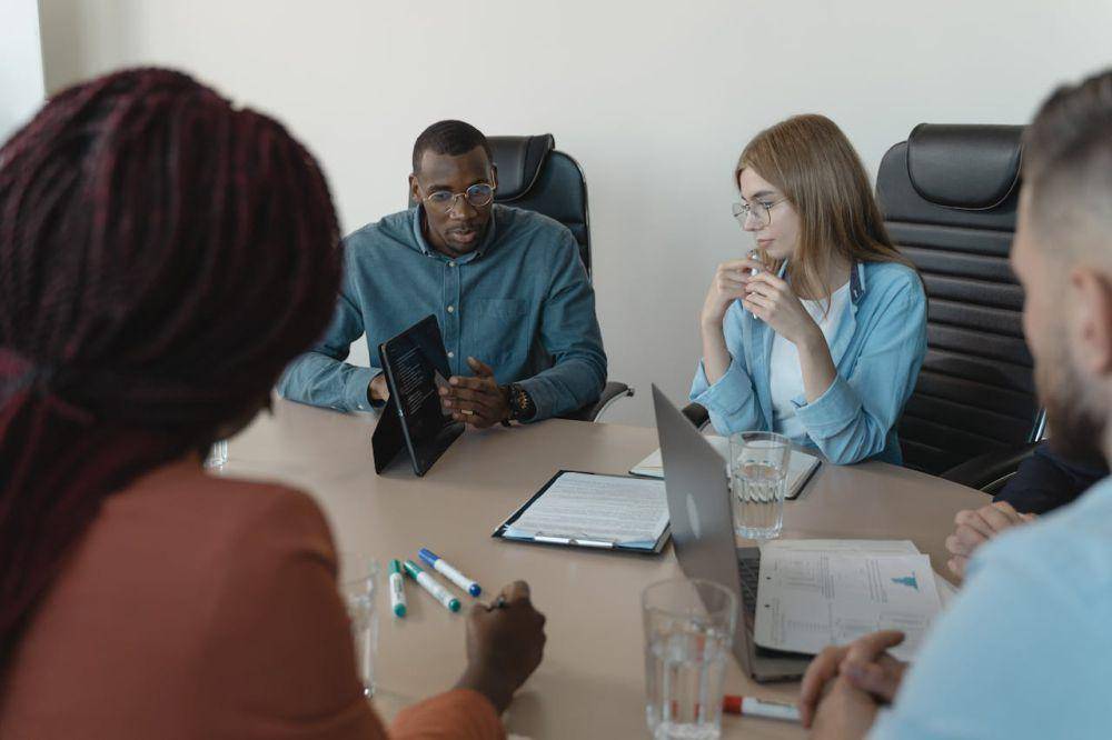 ilustrasi meeting (pexels.com/Tima Miroshnichenko)