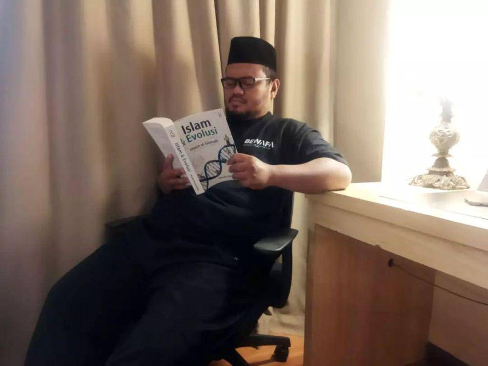 Guru Gembul (instagram.com/gurugembul)