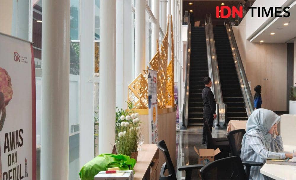Kantor OJK di Palembang (IDN Times/Feny Maulia Agustin)