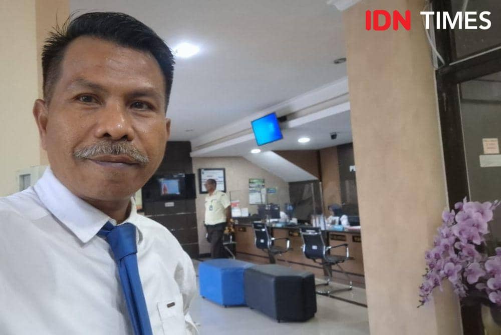 Djoko Susanto, SH pengacara yang mendampingi korban rudapaksa berkebutuhan khusus berinisial N warga di Banyumas Barat, Senin (14/10/2024).(IDN Times/Cokie Sutrisno)