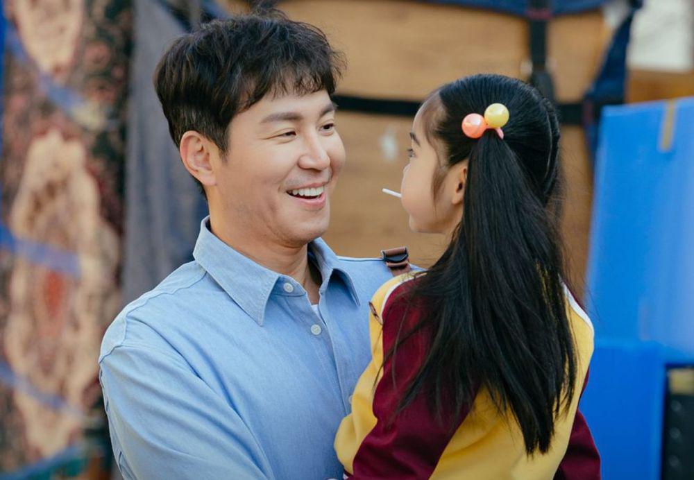 7 Bukti Yoon Jung Jae Seorang Ayah yang Hebat di Family by Choice