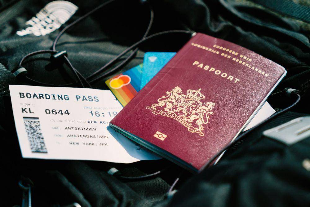 Ilustrasi boarding pass pesawat (unsplash.com/cardmapr)
