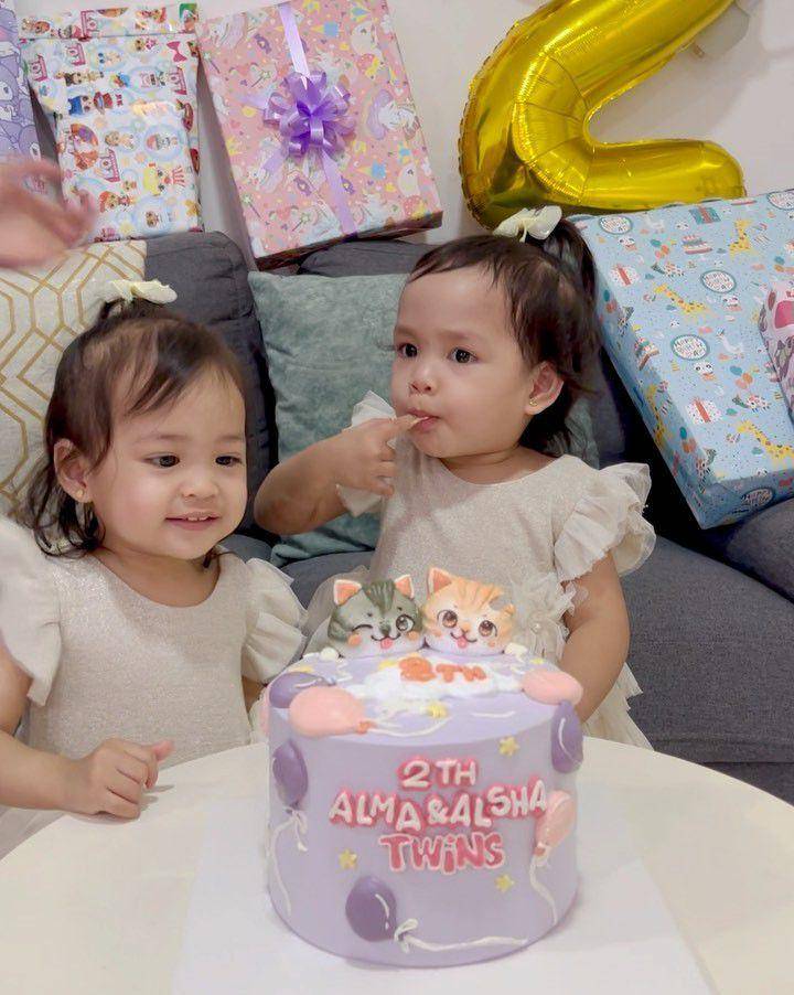 potret ulang tahun ke-2 putri Anisa Rahma (instagram.com/anisarahma_12)