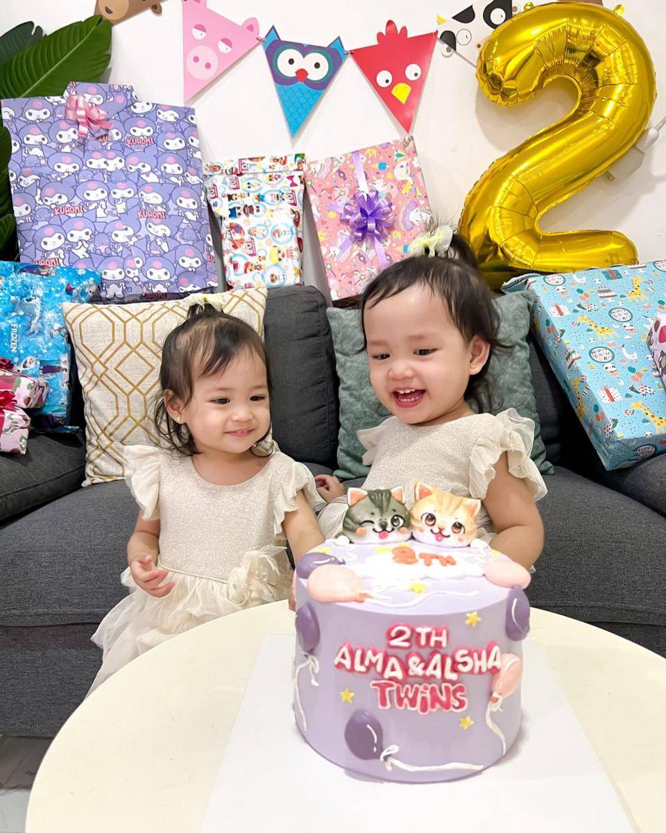 potret ulang tahun ke-2 putri Anisa Rahma (instagram.com/anisarahma_12)