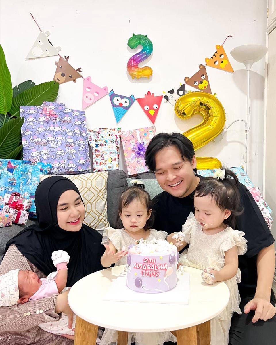 potret ulang tahun ke-2 putri Anisa Rahma (instagram.com/anisarahma_12)
