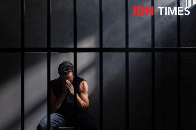 Polisi di NTT Dipenjara Usai Viral Main Judi Sabung Ayam